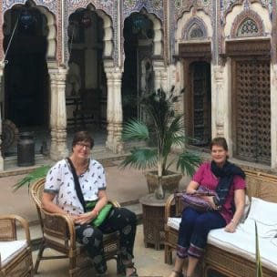 Photo-de-Mme-ZURCHER-dans-un-haveli-a-Mandawa-